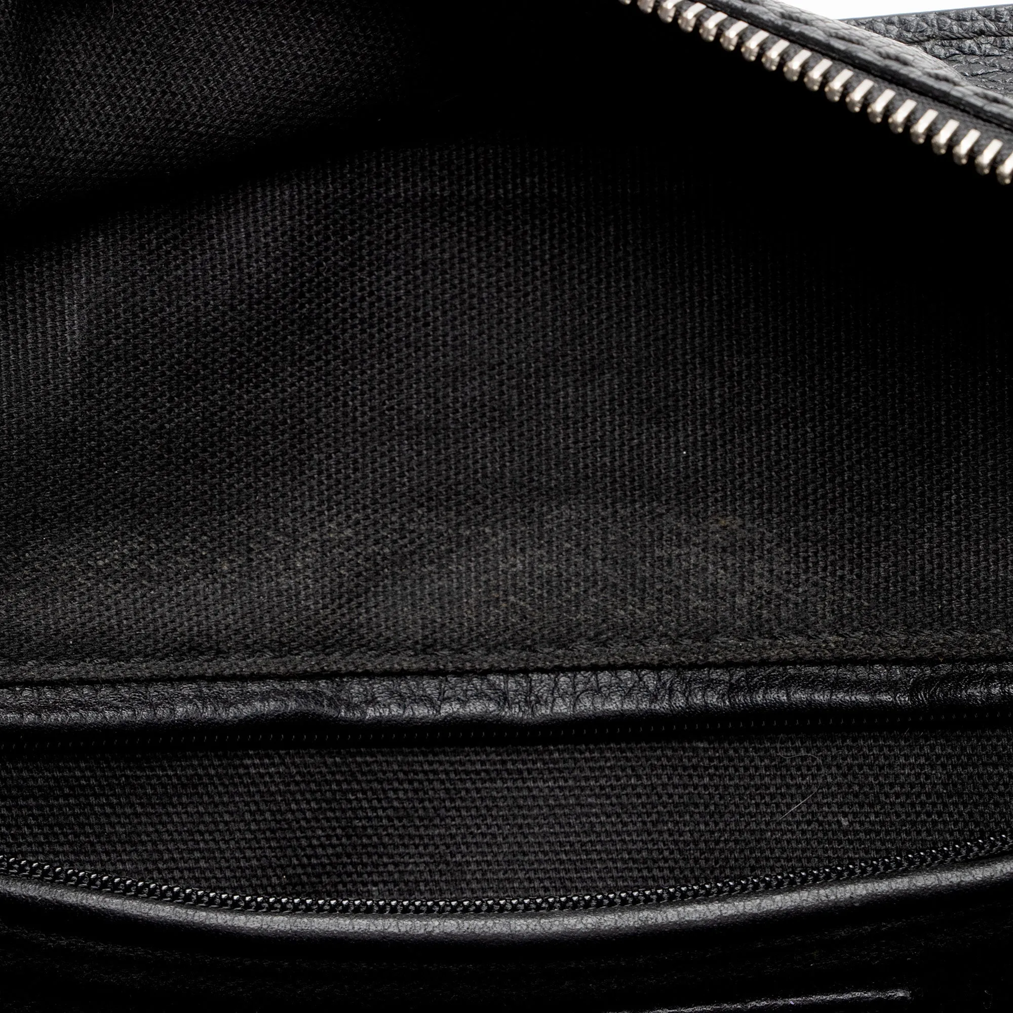 Alexander McQueen Leather Skull Padlock Small Tote (SHF-MYUSpL)