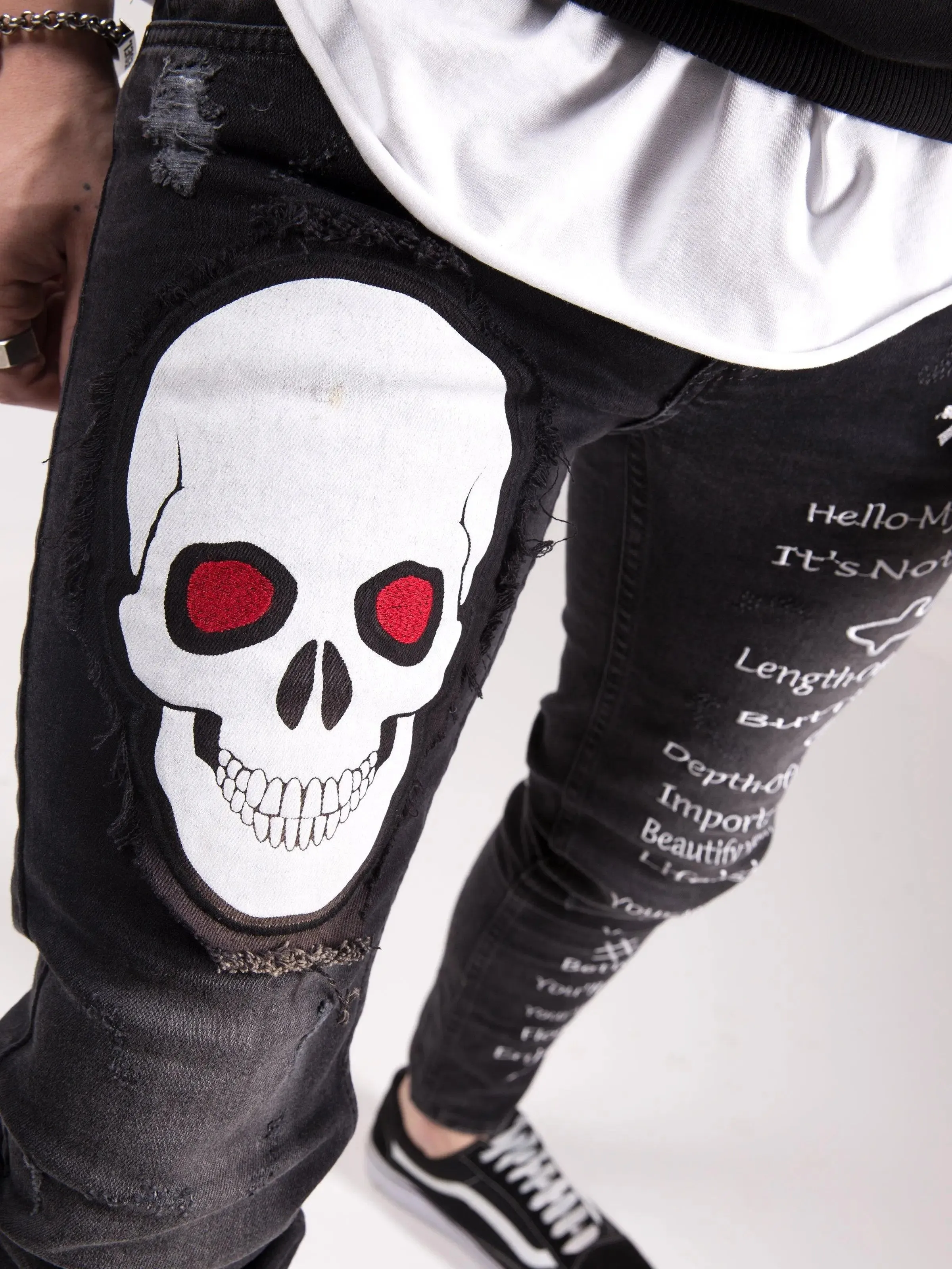 BLACK SKULL