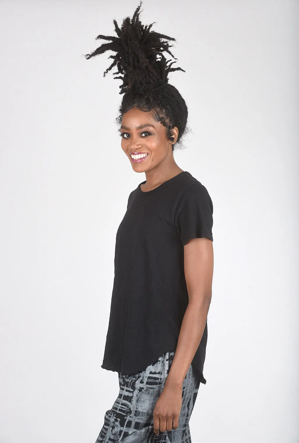 Curved Hem Crew Tee, Black